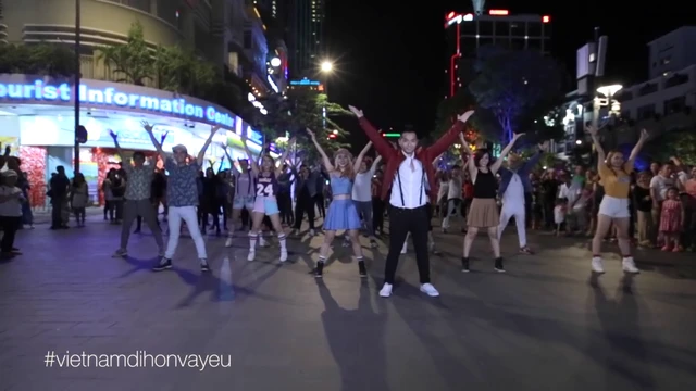 Việt Nam, Đi, Hôn Và Yêu - Phạm Hồng Phước