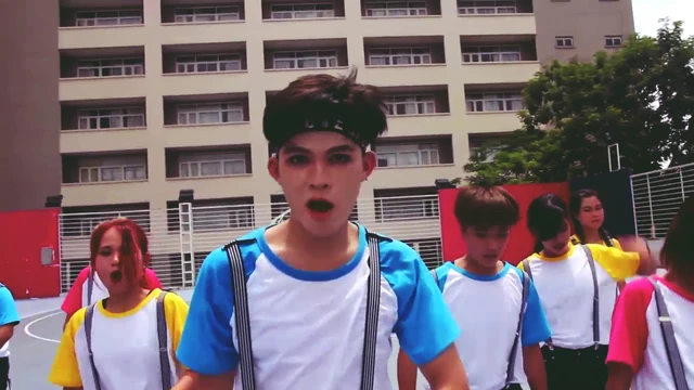 Đời Làm Gì (Dance Version) - Lov