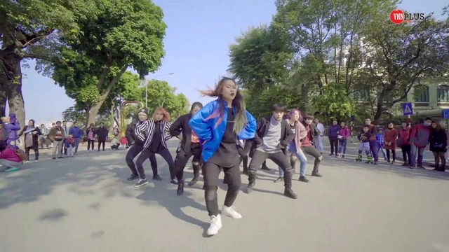 Chill Đi Phiền Chi - Ca sĩ CMB, B2S, Kate