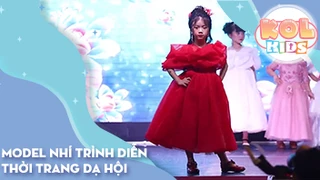 Model nhí trình diễn thời trang dạ hội 