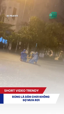 Đúng là dân chơi không sợ mưa rơi