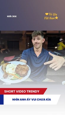 Nhìn anh ấy vui chưa kìa